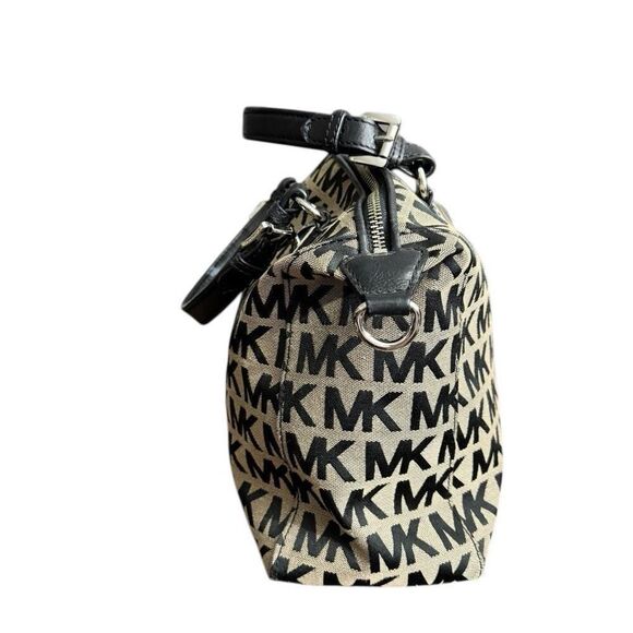 Michael Kors Authenticated Calista Signature Zip-Top Canvas Satchel.Bag - Picture 6 of 12